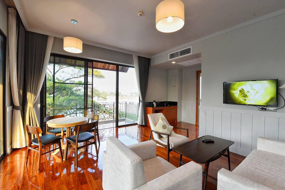 ห้องพักดีลักซ์ : ปลากาญจน์ รีสอร์ท ที่พักกาญจนบุรี